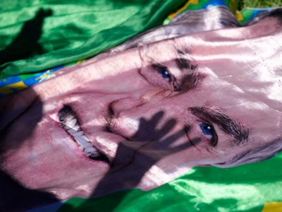 Jair Bolsonaro supera con éxito su cirugía y apoya la candidatura presidencial de su hijo