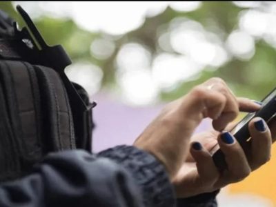 Proponen que los policías no usen sus celulares mientras prestan funciones en la calle