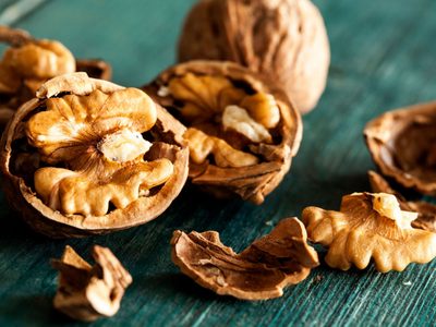 Guardá las cáscaras de nueces: creá estos tiernos adornos para decorar tus plantas