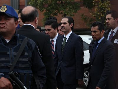 FGR obtiene auto de formal prisión para tres excolaboradores de Guillermo Padrés