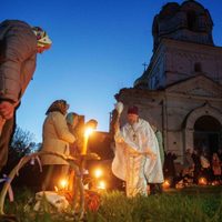 Antes de visita papal, España avanza con reparaciones a víctimas de abusos sexuales de la Iglesia