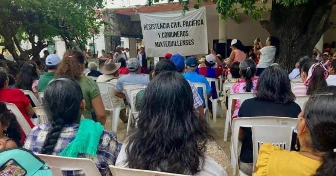 Reunión de la Resistencia Civil Pacífica Mixtequillense