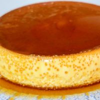 Flan de queso crema: con una textura ultra suave y esponjosa, el postre definitivo para quedar como todo un chef