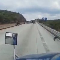 Graban asalto a una familia en la carretera Monterrey-Laredo