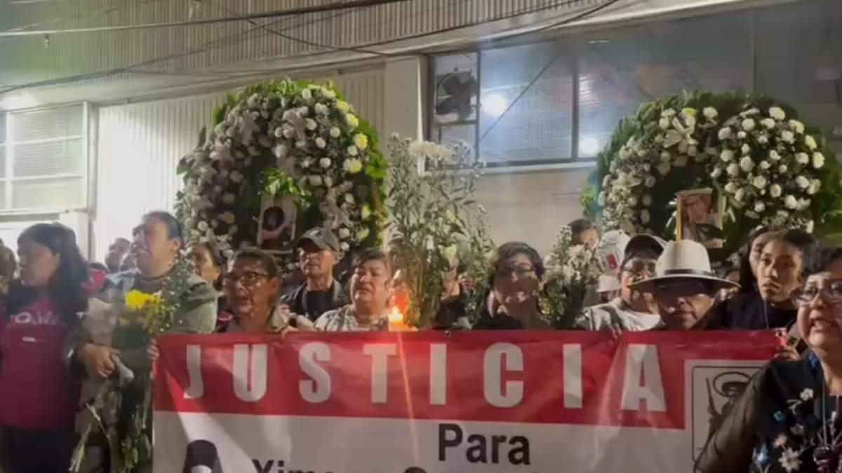 Consignas durante el funeral de los funcionarios asesinados en Calzada de Tlalpan