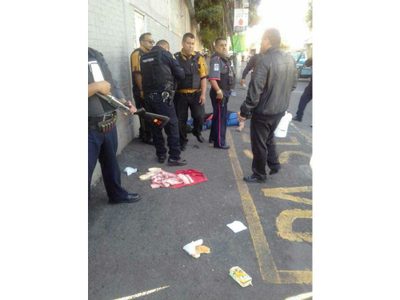 Atraco a camioneta de valores deja un muerto y dos custodios lesionados en Iztapalapa