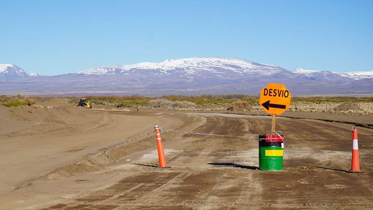 Pavimentación Ruta Provincial 21 en El Huecú. Fuente: (X)