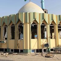 Atentado suicida a una mezquita chií en Afganistán deja 120 muertos