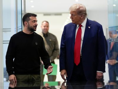 Trump adelanta que Zelenski podría viajar a EU para "firmar un acuerdo" de tierras raras