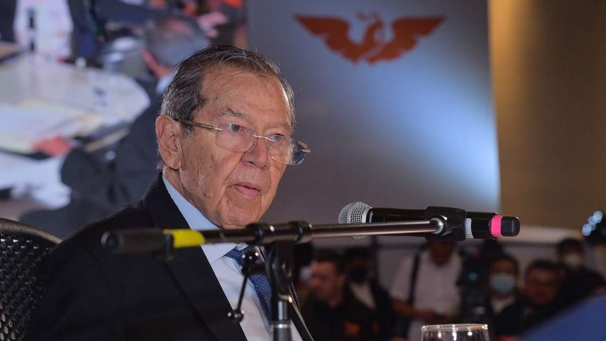 Porfirio Muñoz Ledo en su participación en el foro