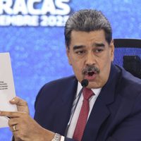 Maduro llama a la unidad para enfrentar una presunta amenaza de invasión de EU