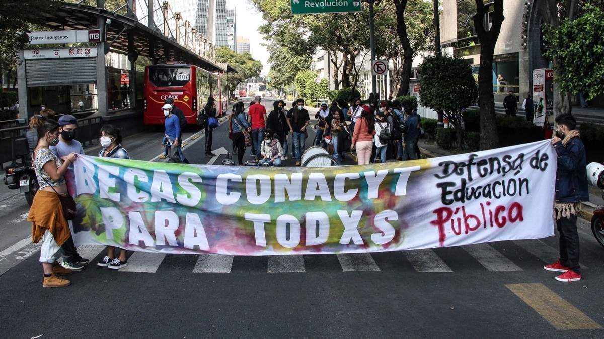 Manifestación en 2020 por recorte de becas Conacyt