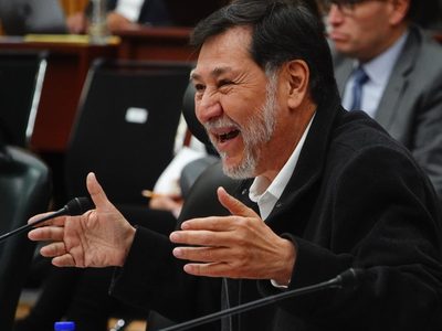Fernández Noroña ratifica ante el INE la petición de retirar a López San Martín como moderador