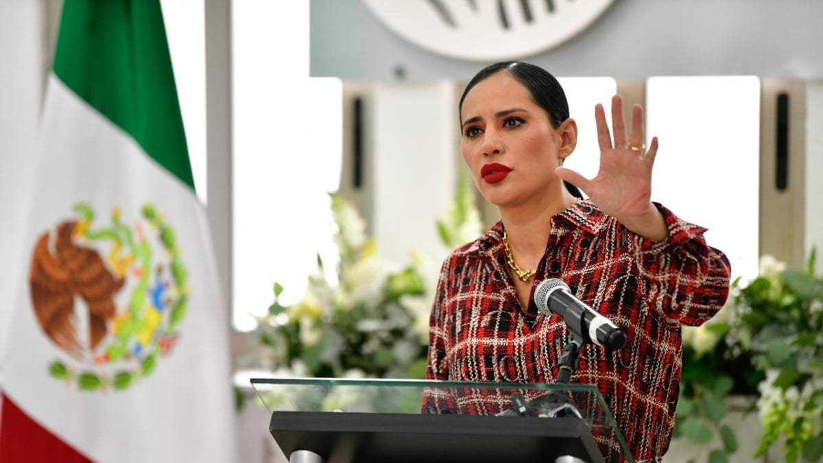 Sandra Cuevas en la conferencia de prensa