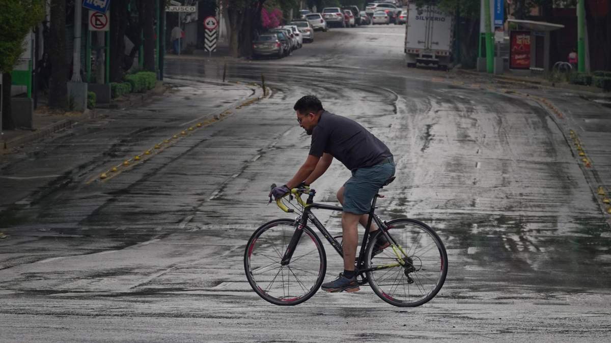 Se prevén intervalos de chubascos tambien en la zona metropolitana