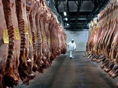 Ruralistas rechazan una suba de retenciones a la carne vacuna y alertan sobre posibles protestas