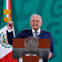 "Cuidadito con hacerle daño" advierte AMLO a sus simpatizantes por amenazas a Lilly Téllez