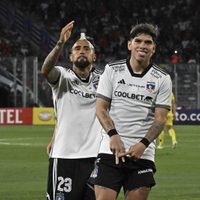 “Le van a exigir”: Arturo Vidal analizó la llegada de Carlos Palacios a Boca