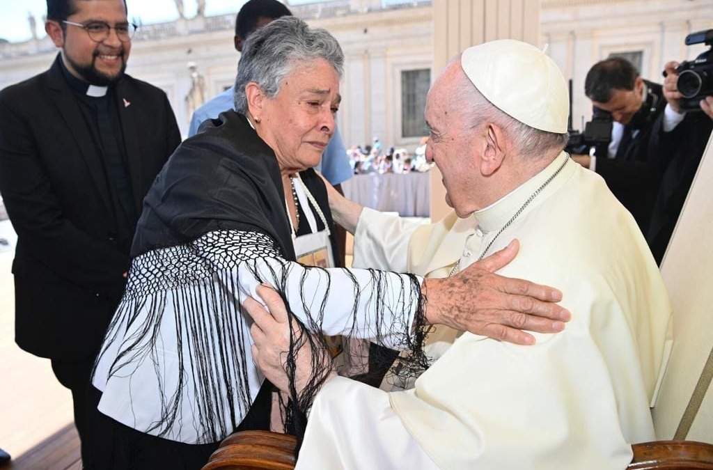 María Herrera Magdaleno y el Papa Francisco