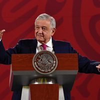 Contra los pronósticos, AMLO anuncia crecimiento en recaudación durante abril