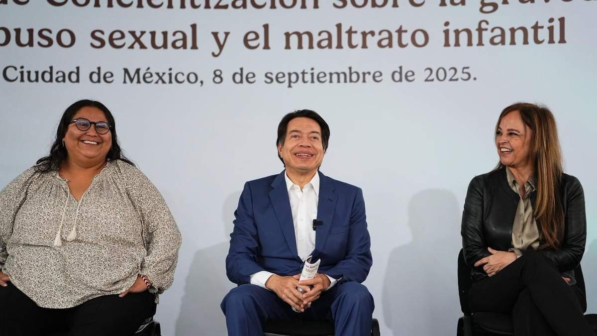 Citlalli Hernández, Mario Delgado y Lorena Villavicencio