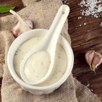 Salsa de ajo casera: fácil de preparar para saborizar tus próximos sanguchitos o tostados