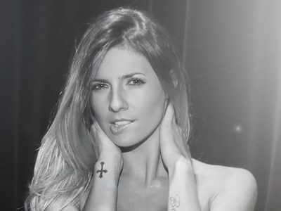¡Segunda vuelta! Tamara Bella tradujo otra canción y la cantó junto a nuevos famosos