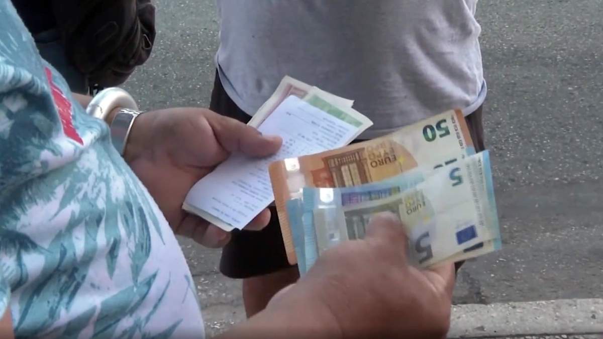 Compra de dólares con billetes cubanos