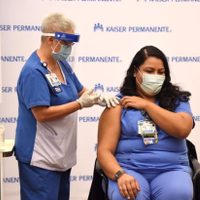 Fallece mujer de 78 años tras recibir la vacuna de Pfizer y BioNTech