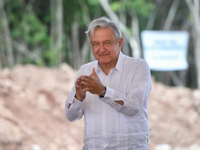 Pese a amparos, AMLO pide acelerar obras del Tren Maya en Campeche
