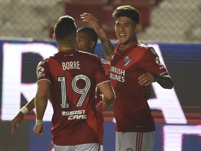 River aplastó a Nacional por 6 a 2: los récords que rompió y los detalles de la serie con Palmeiras