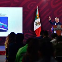 AMLO adelanta que podrían comprar Banamex con una asociación público-privada si Grupo México desiste