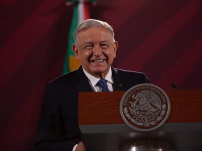 AMLO dedica canción "Ya supérame" de Grupo Firme a la oposición