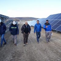 Koopmann inspeccionó la obra del parque solar El Alamito
