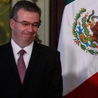 Peña Nieto designa a Alejandro Díaz de León al frente del Banxico
