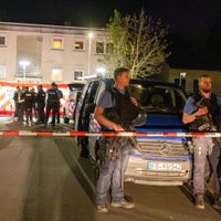 La policía de Alemania busca a un sospechoso prófugo tras el asesinato a tiros de dos personas