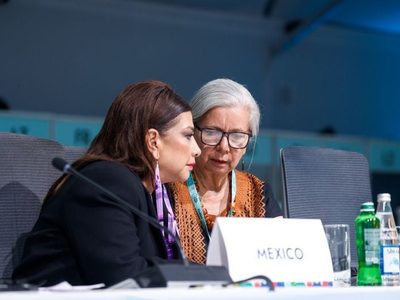 Brugada llamó a construir “territorios de paz” desde el Foro Urbano Mundial realizado en Bakú