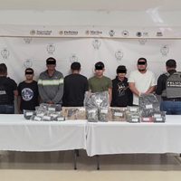 Van siete detenidos por quema de vehículos en Playa del Carmen tras muerte de "El Mencho"
