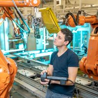La importancia de la industria preocupa tras caer un 6,8% por la falta de consumo