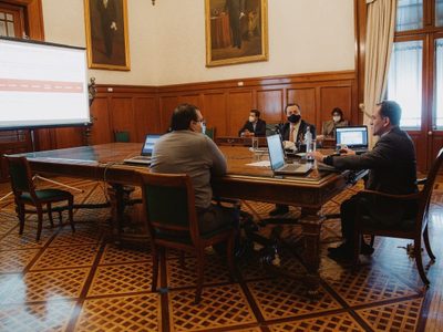 Habrá vacunas para todos, asegura Hacienda a gobernadores