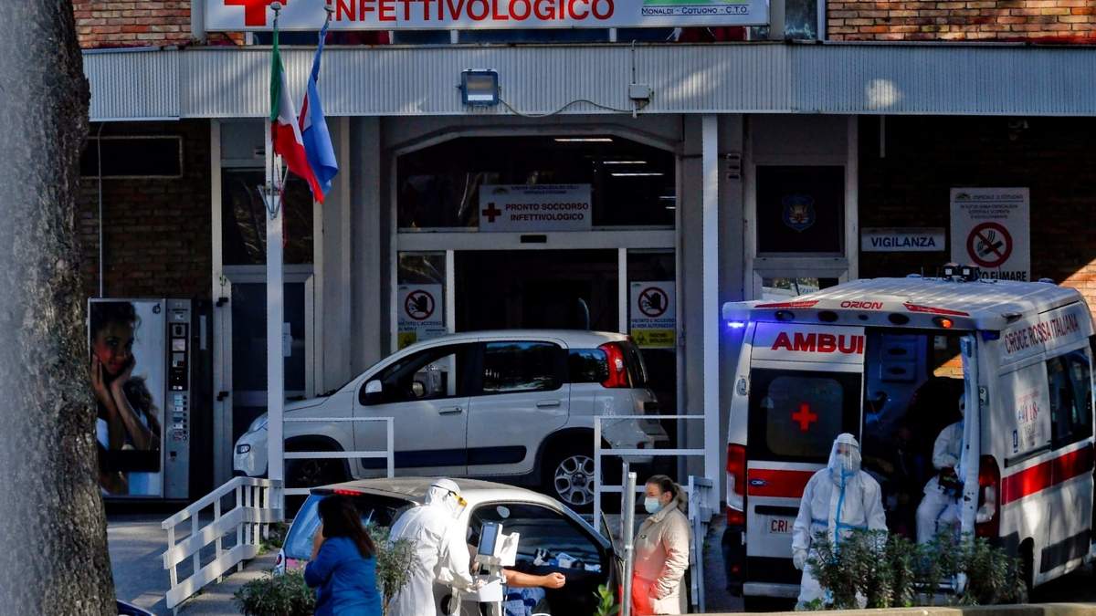 El 52% de los pacientes internados en los hospitales de Italia son enfermos de coronavirus. Fuente: (Twitter)