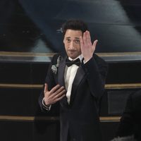 Adrien Brody gana el Oscar a mejor actor por su papel en "The Brutalist"; su segundo premio