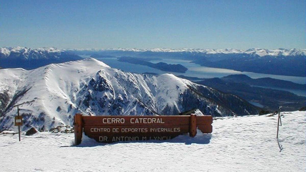 Centro de deportes invernales del cerro Catedral. Fuente: (Twitter)