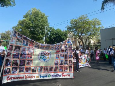 Colectivos marchan en Jalisco; exigen a Alfaro no cancelar búsqueda de desaparecidos