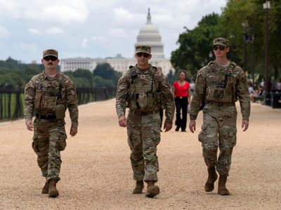 Trump sopesa despliegue militar en más ciudades, incluyendo Baltimore, Chicago y NY