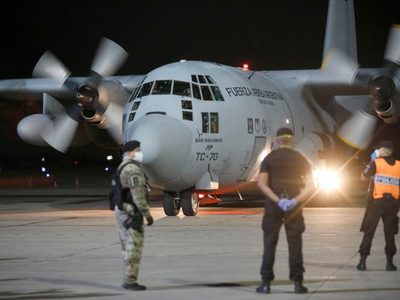 Vuelos humanitarios: arribaron al país 430 argentinos que estaban varados en Ecuador y México