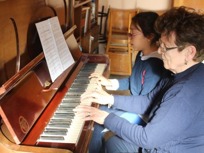 Y un día Rosi Tisot volvió a tocar el piano en Zapala