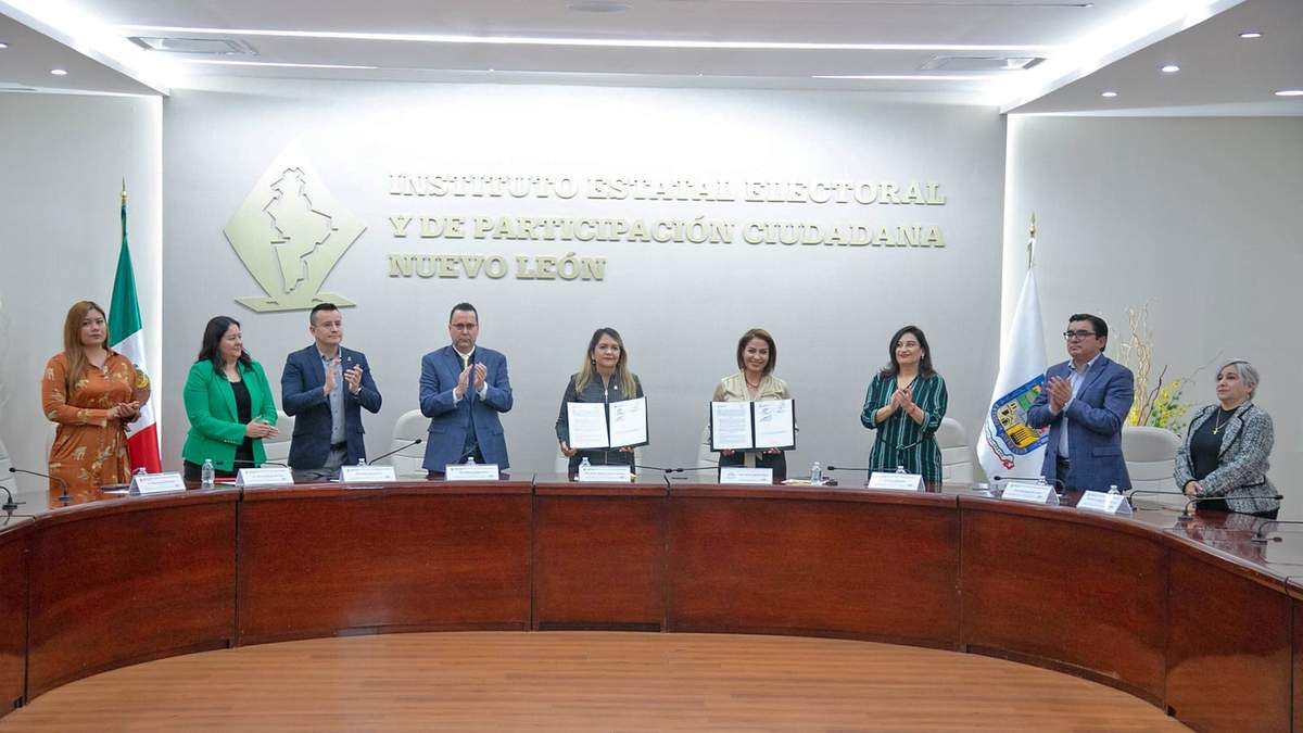 El IEEPCNL y Talleres Gráficos de México, firmaron un convenio de colaboración para que la empresa produzca la documentación