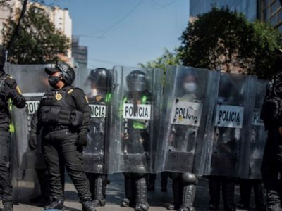 La SSC-CDMX compró prendas mexicanas para su personal... le entregan ropa china