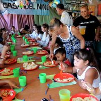 Mientras el Gobierno se niega a entregar alimentos, cerraron 13 comedores comunitarios